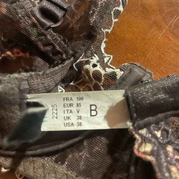 Chantelle ICONE unlined embroidered Demi bra & XL Chantelle lace detail panty. - Picture 10 of 10